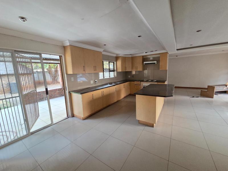 3 Bedroom Property for Sale in Heuweloord Gauteng