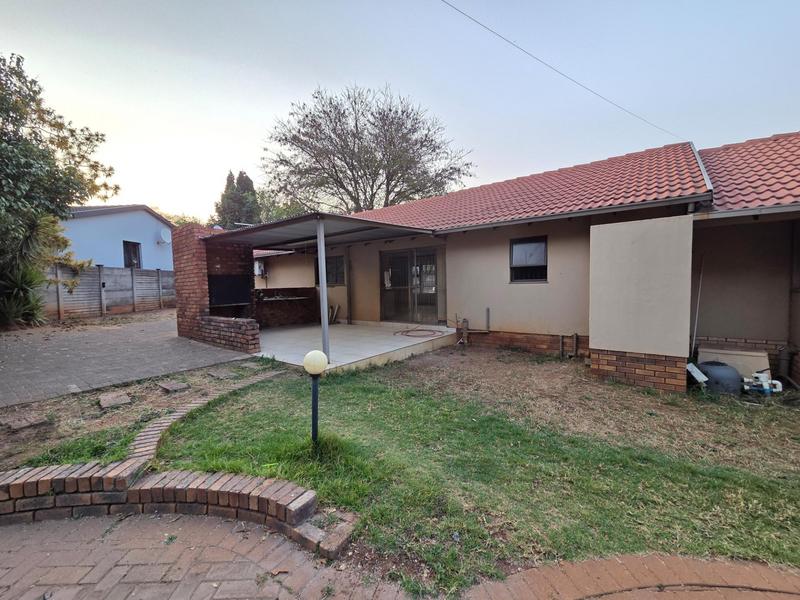 3 Bedroom Property for Sale in Heuweloord Gauteng