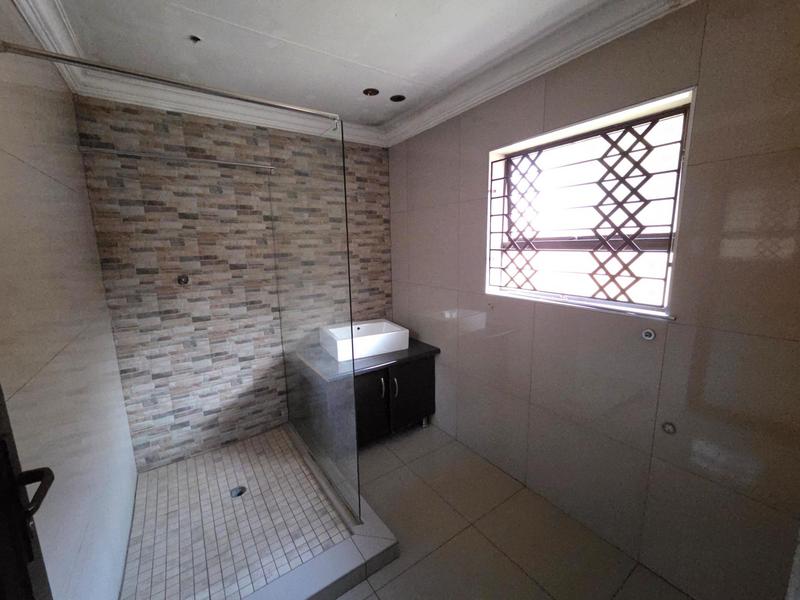 3 Bedroom Property for Sale in Heuweloord Gauteng