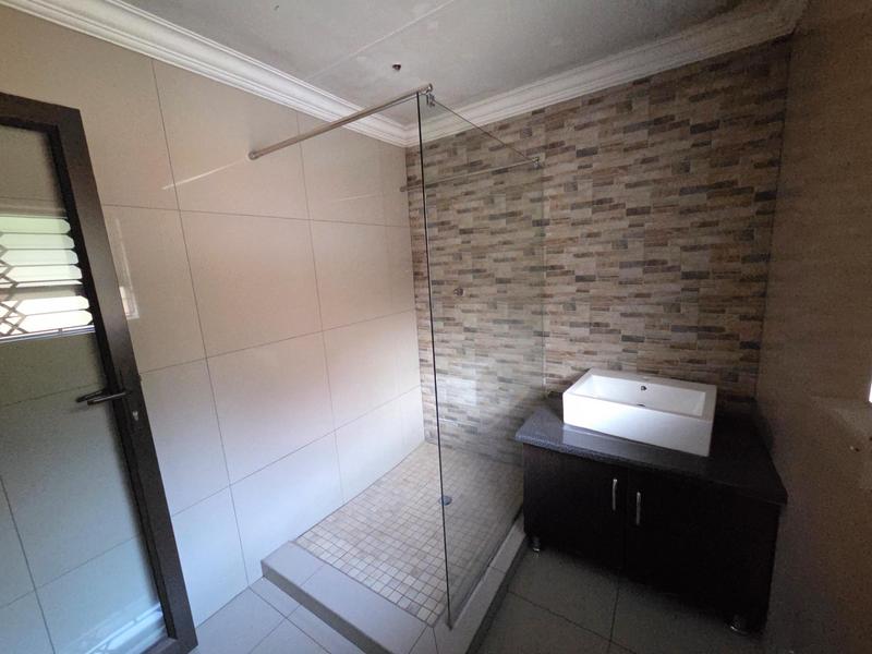 3 Bedroom Property for Sale in Heuweloord Gauteng