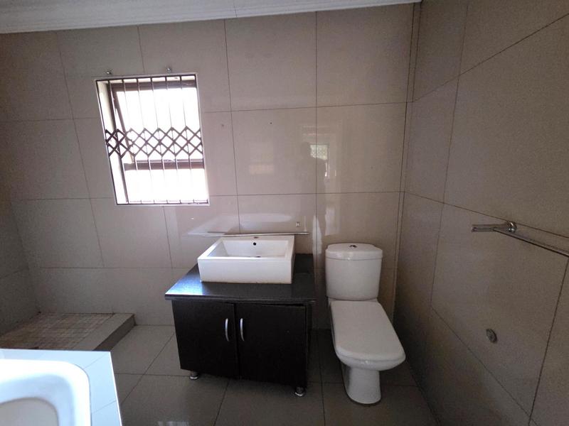 3 Bedroom Property for Sale in Heuweloord Gauteng