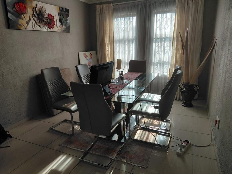 4 Bedroom Property for Sale in Clayville Gauteng