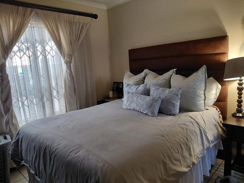 4 Bedroom Property for Sale in Clayville Gauteng