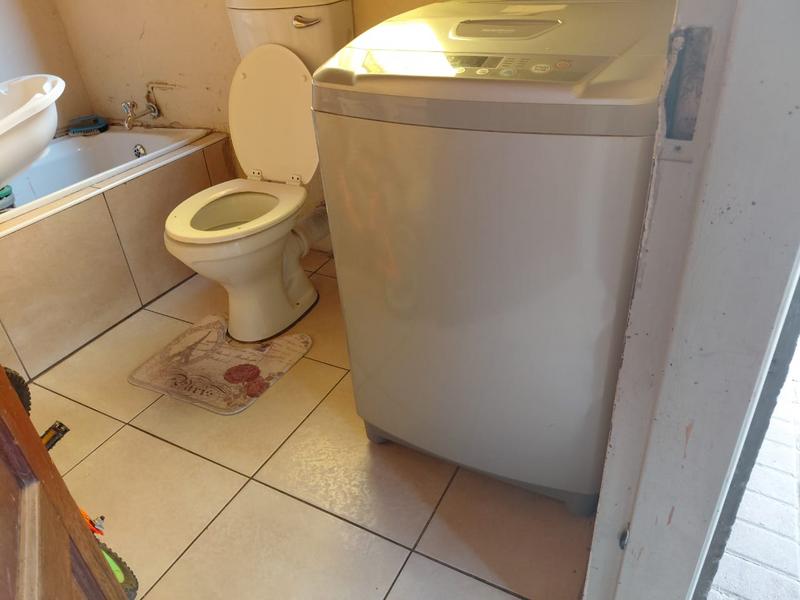 4 Bedroom Property for Sale in Clayville Gauteng