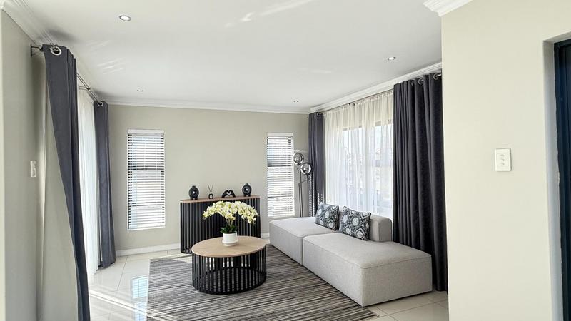 4 Bedroom Property for Sale in Blue Valley Golf Estate Gauteng