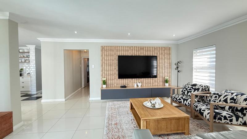 4 Bedroom Property for Sale in Blue Valley Golf Estate Gauteng
