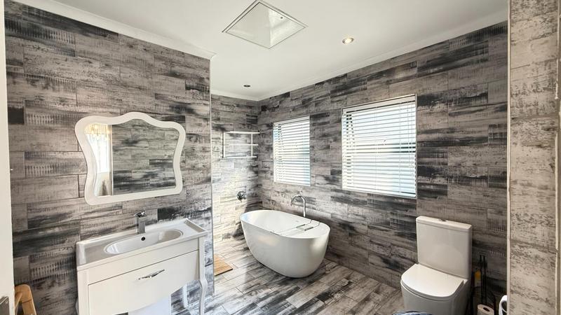 4 Bedroom Property for Sale in Blue Valley Golf Estate Gauteng