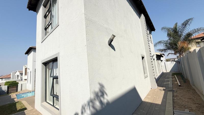 4 Bedroom Property for Sale in Blue Valley Golf Estate Gauteng