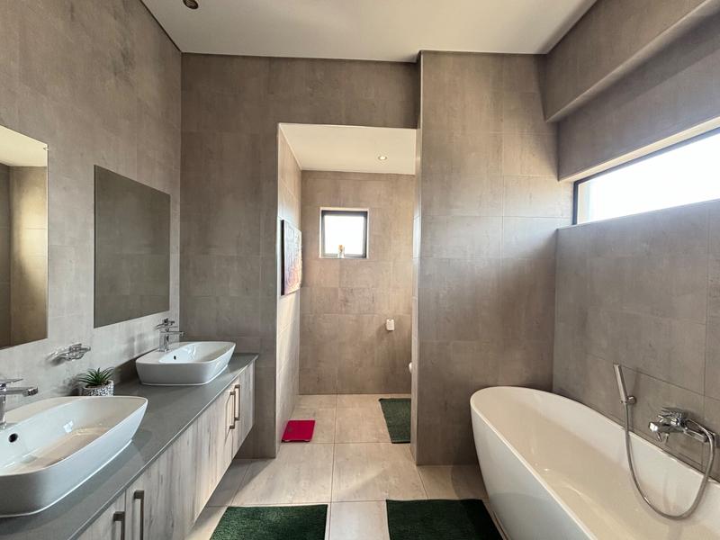 4 Bedroom Property for Sale in Midstream Meadows Gauteng