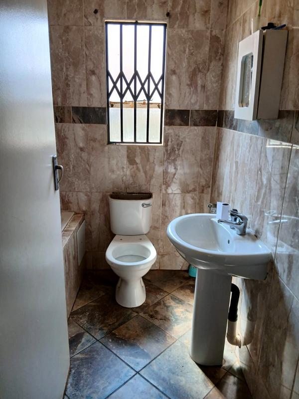 2 Bedroom Property for Sale in Bram Fischerville Gauteng