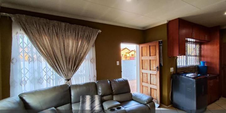 3 Bedroom Property for Sale in Dawn Park Gauteng