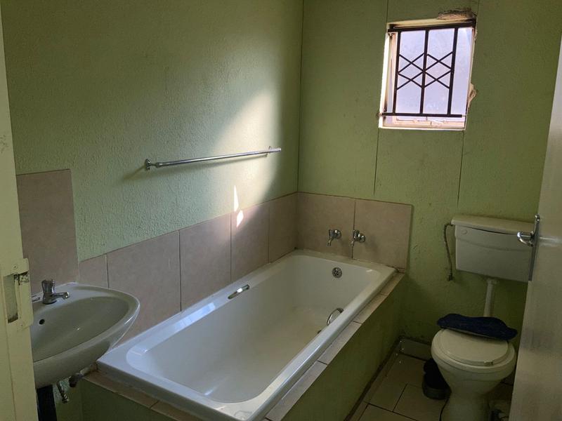 3 Bedroom Property for Sale in Windmill Park Gauteng