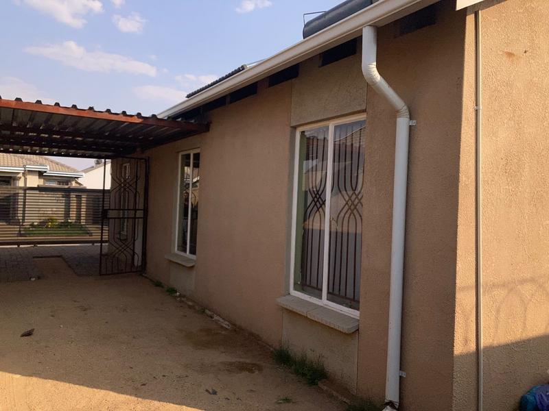3 Bedroom Property for Sale in Windmill Park Gauteng