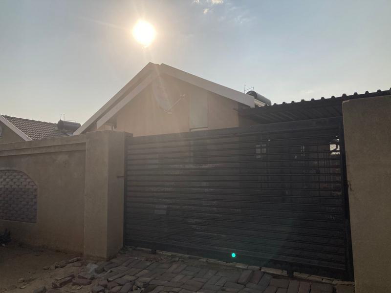 3 Bedroom Property for Sale in Windmill Park Gauteng