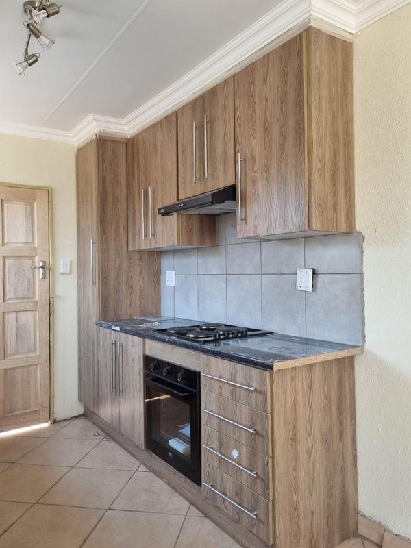 3 Bedroom Property for Sale in Roodekop Gauteng
