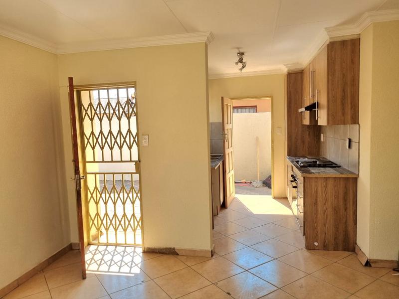 3 Bedroom Property for Sale in Roodekop Gauteng
