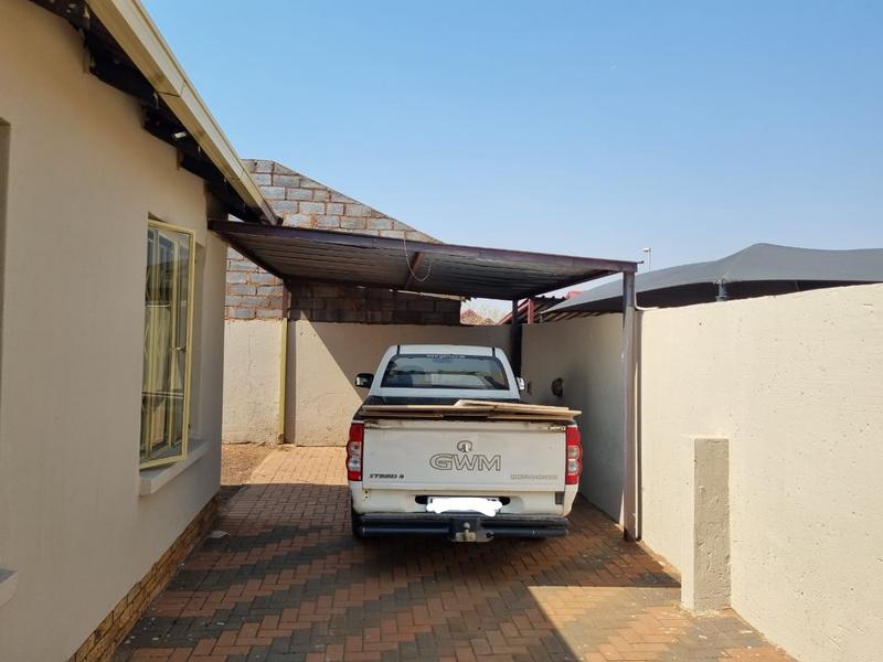 3 Bedroom Property for Sale in Roodekop Gauteng