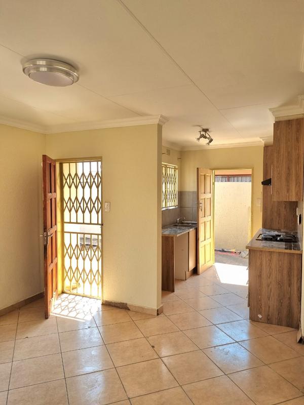3 Bedroom Property for Sale in Roodekop Gauteng
