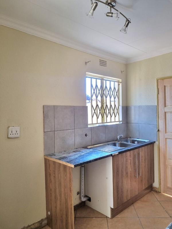 3 Bedroom Property for Sale in Roodekop Gauteng