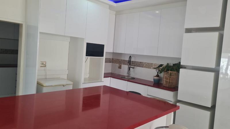 To Let 6 Bedroom Property for Rent in Bedfordview Gauteng
