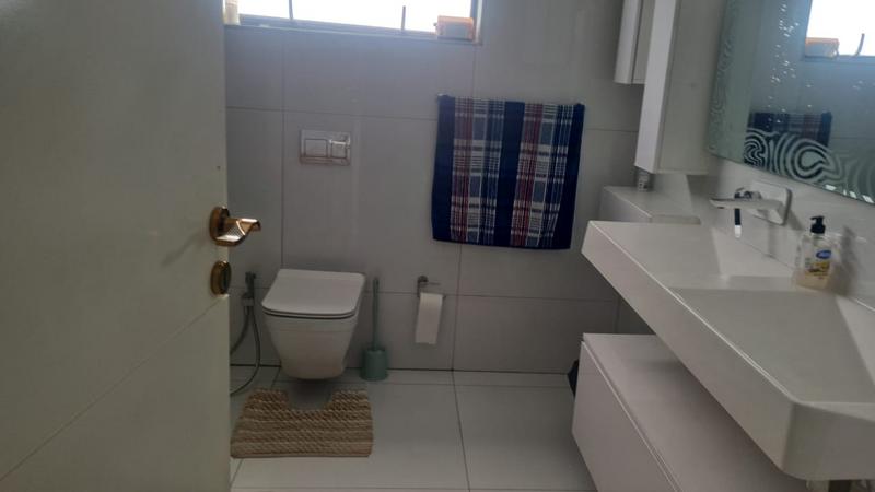 To Let 6 Bedroom Property for Rent in Bedfordview Gauteng
