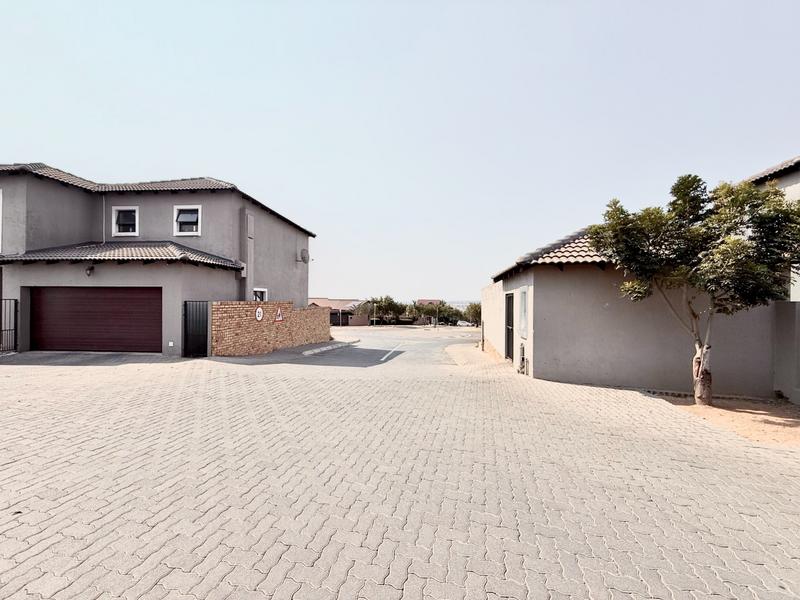 3 Bedroom Property for Sale in Thatchfield Gauteng