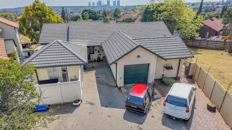4 Bedroom Property for Sale in Isandovale Gauteng