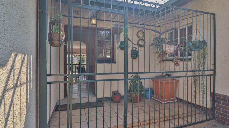 4 Bedroom Property for Sale in Isandovale Gauteng