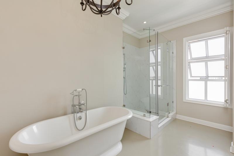 4 Bedroom Property for Sale in Waterfall Country Estate Gauteng