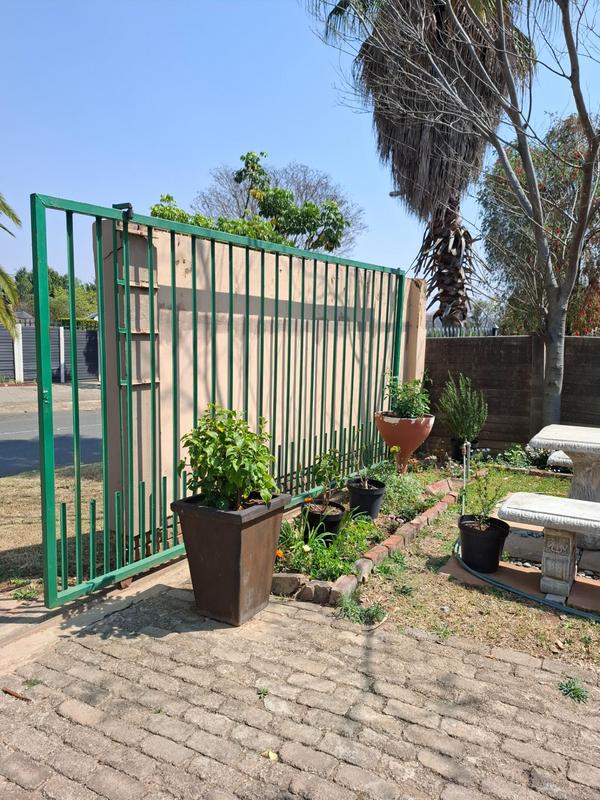 To Let 2 Bedroom Property for Rent in The Reeds Gauteng