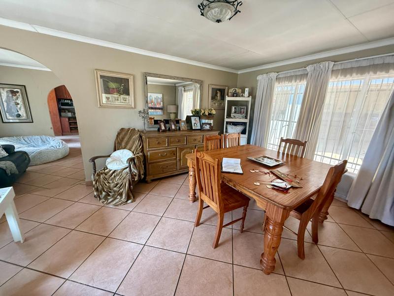 4 Bedroom Property for Sale in Rooihuiskraal Gauteng
