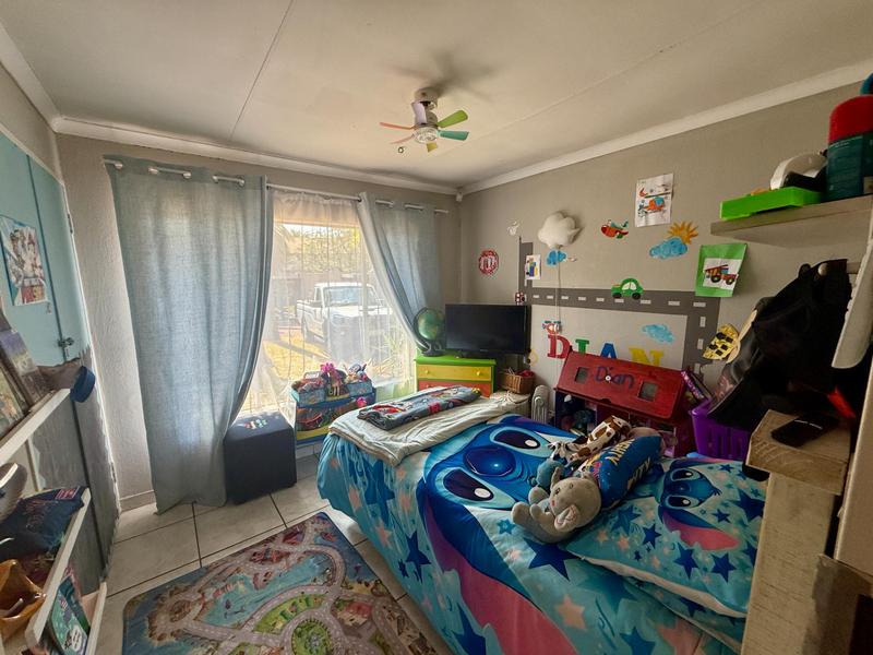 4 Bedroom Property for Sale in Rooihuiskraal Gauteng