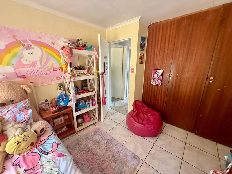 4 Bedroom Property for Sale in Rooihuiskraal Gauteng