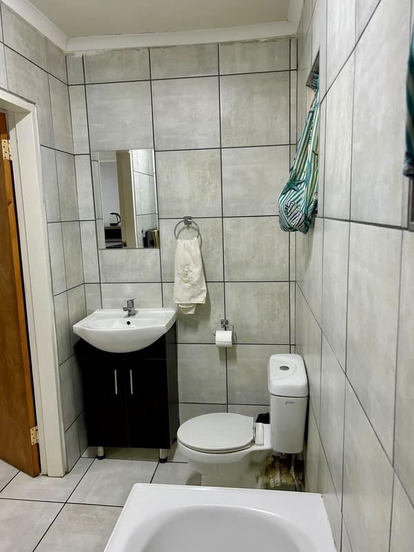 4 Bedroom Property for Sale in Rooihuiskraal Gauteng