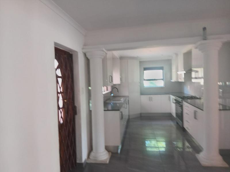 5 Bedroom Property for Sale in Wierda Park Gauteng