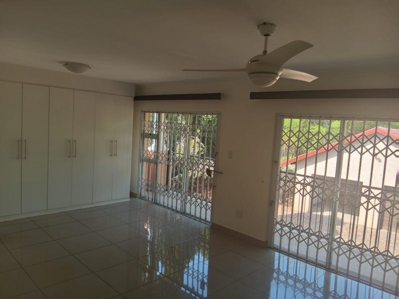 5 Bedroom Property for Sale in Wierda Park Gauteng