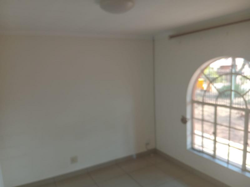 5 Bedroom Property for Sale in Wierda Park Gauteng