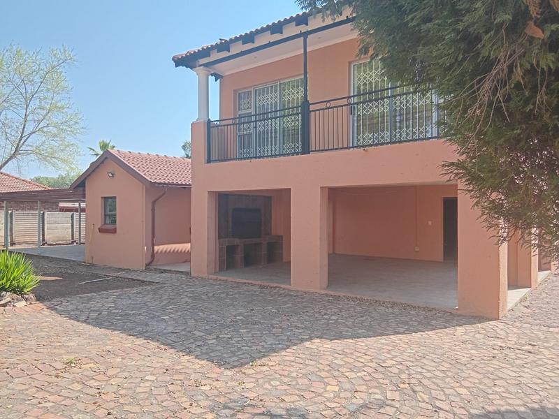 5 Bedroom Property for Sale in Wierda Park Gauteng