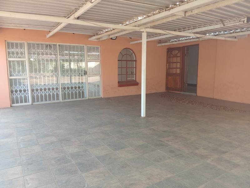 5 Bedroom Property for Sale in Wierda Park Gauteng