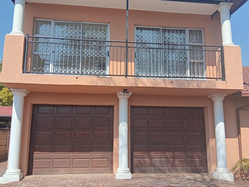 5 Bedroom Property for Sale in Wierda Park Gauteng