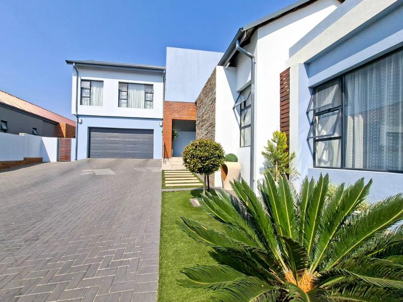 4 Bedroom Property for Sale in Golden Fields Estate Gauteng