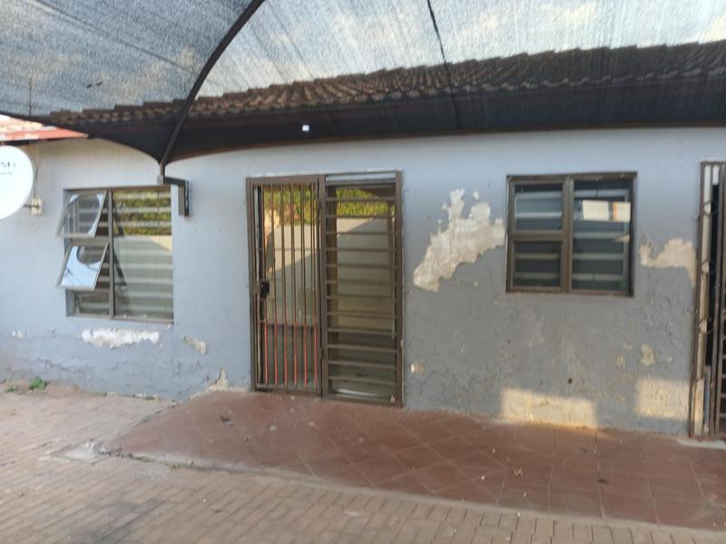 To Let 1 Bedroom Property for Rent in Zakariyya Park Gauteng