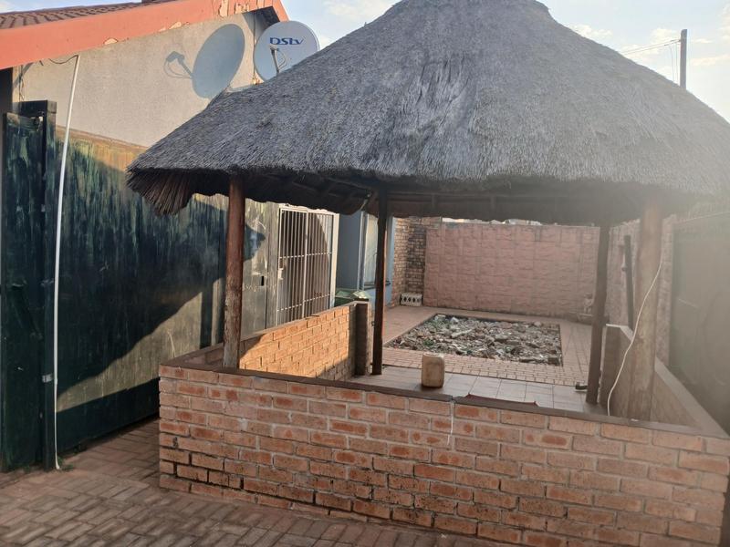 To Let 1 Bedroom Property for Rent in Zakariyya Park Gauteng