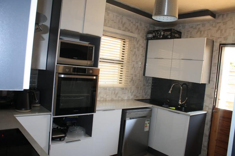 4 Bedroom Property for Sale in Olievenhoutbosch Gauteng