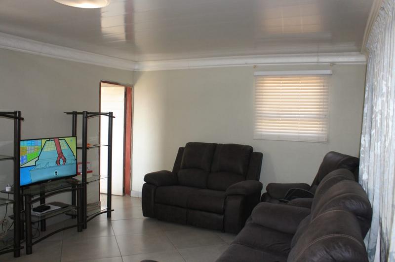 4 Bedroom Property for Sale in Olievenhoutbosch Gauteng