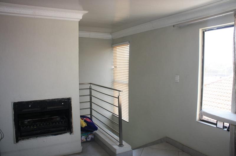 4 Bedroom Property for Sale in Olievenhoutbosch Gauteng