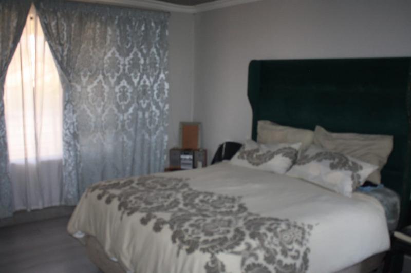 4 Bedroom Property for Sale in Olievenhoutbosch Gauteng