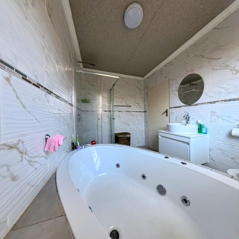 4 Bedroom Property for Sale in Olievenhoutbosch Gauteng