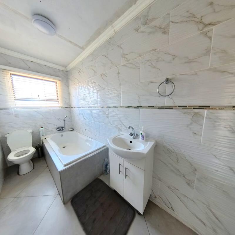 4 Bedroom Property for Sale in Olievenhoutbosch Gauteng
