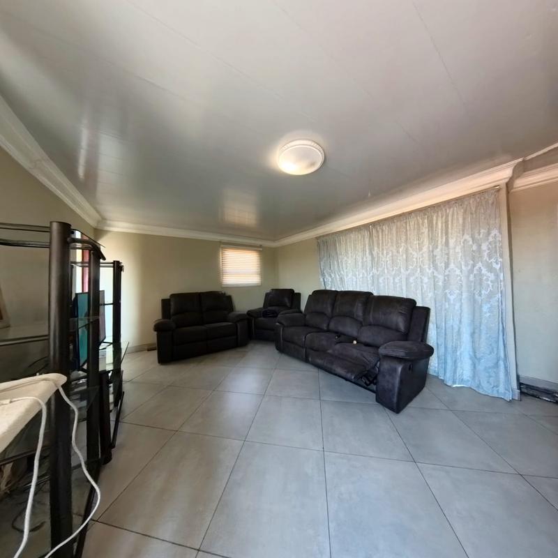 4 Bedroom Property for Sale in Olievenhoutbosch Gauteng